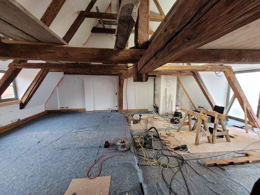 Wohnzimmer mit offener Küche.jpg