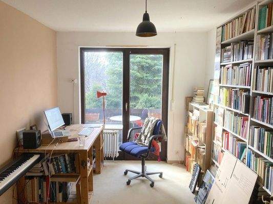 11 m²  West-Zimmer + Balkon