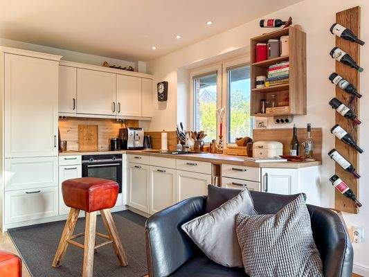 4. Landhausküche mit Geräten von Miele und Siemens.jpg