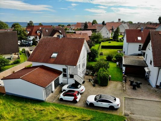 Luftbild - mit Garage u. Grundstück