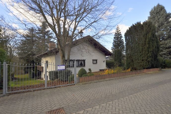 Freistehendes Einfamilienhaus in bayrischem Landhaus Stil auf herrlichem Grundstück in Niederzissen