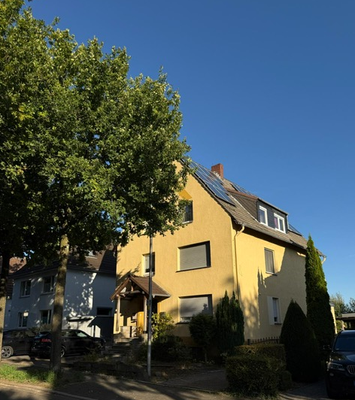 Haus- u. Straßenansicht