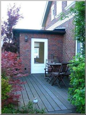 Gemütliche Holzterrasse