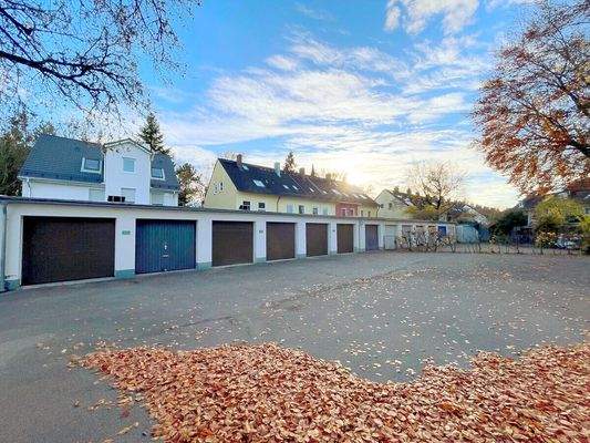 Einzelgaragen direkt am Haus