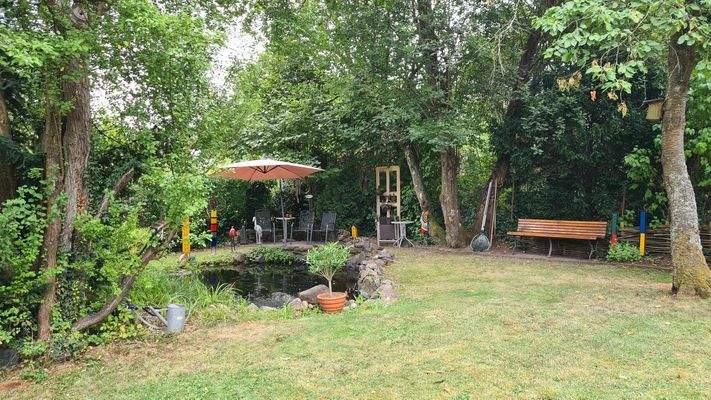 parkähnliche Gartenanlage