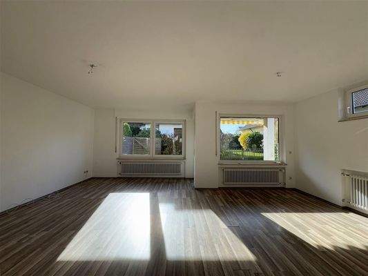 ... zum großen Wohnzimmer ...