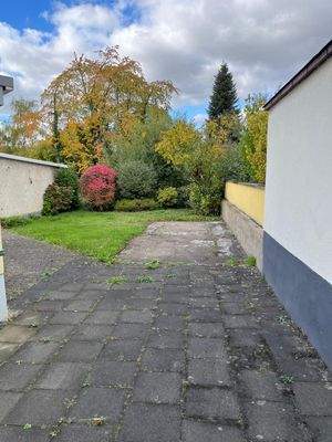 Zufahrt und Stellplatz