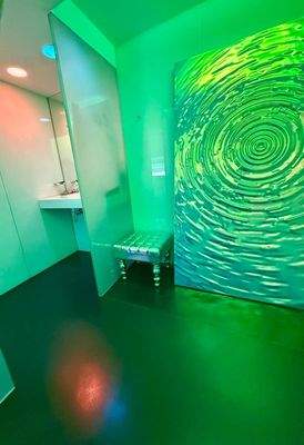 Badezimmer im Untergeschoss