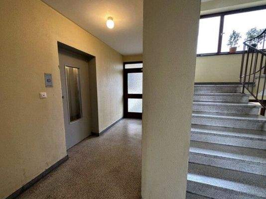 Treppenhaus+Fahrtsuhl