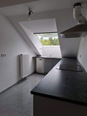 Küche (Türle zum Technikraum)