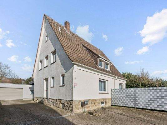 Frontansicht mit Garage