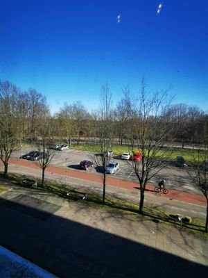ein eigener PKW-Stellplatz