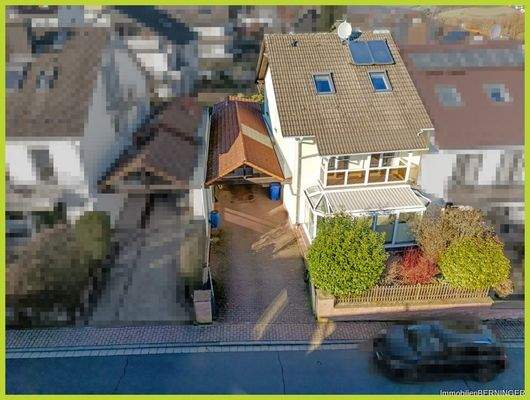 Hausansicht vorne Vogelperspektive