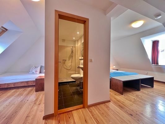 größtes Zimmer DG...