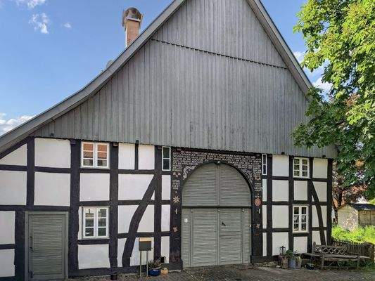 Außenansicht (Straßenseite)