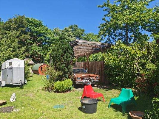 8986KC-23 liebevoll angelegtes Grundstück