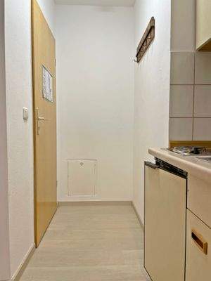 Flur mit Kochnische (2).jpg