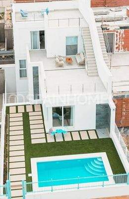 3-Bedroom Villas with Pools and Parking in Los Alcázares Murcia