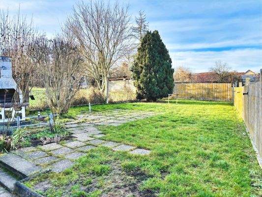 Ihr Rückzugsort zum Entspannen... große, ebene Gartenfläche in perfekter Westlage