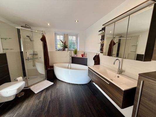 Badezimmer im Erdgeschoss