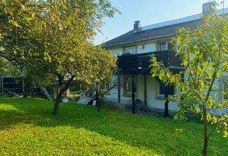 Hausansicht Garten.jpg