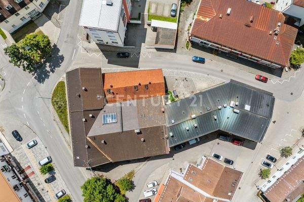 Drohnenaufnahme gesamter Gebäudekomplex