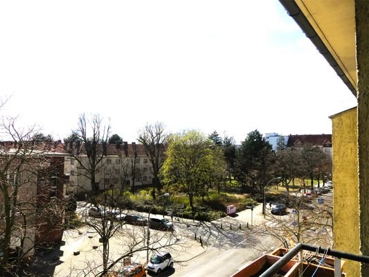Ausblick vom Balkon nach recht
