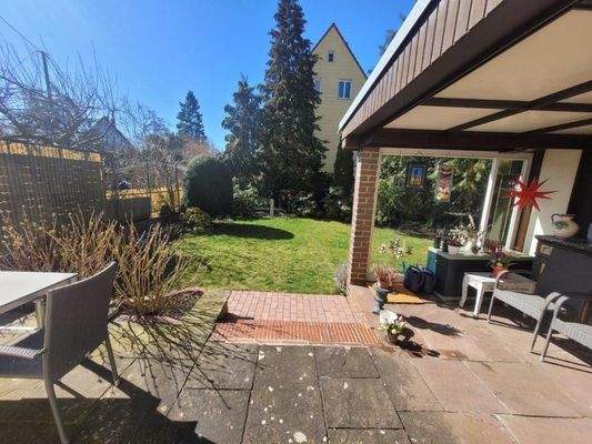 Terrasse teilweise überdacht