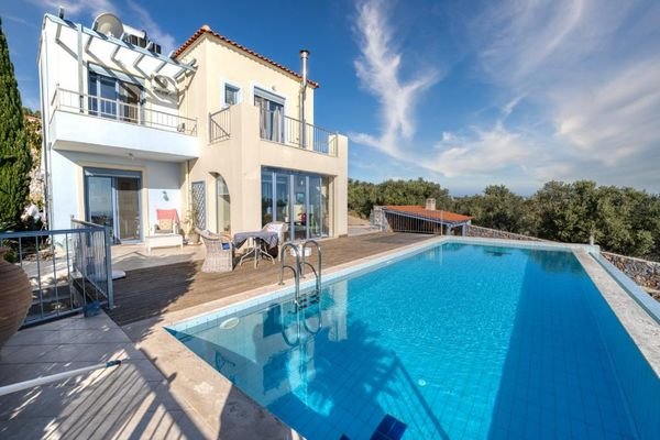 Kreta, Kefalas: Schöne Villa mit Swimmingpool und Meerblick zu verkaufen