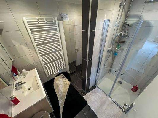 de9e80a8-6e65-4c3e-85b4-daa423958d5a