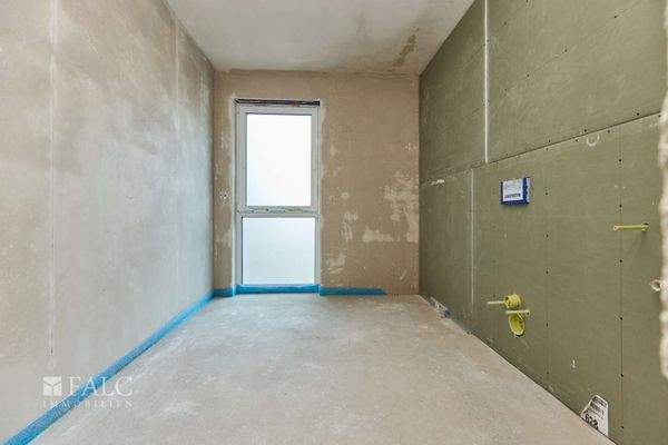 Badezimmer mit Tageslichtfenster