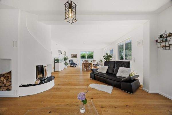 weitläufiger Wohnbereich