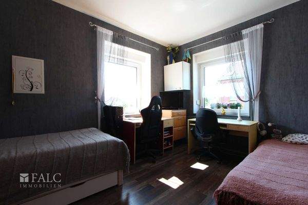 Schlafzimmer Wohnung straßenseitig