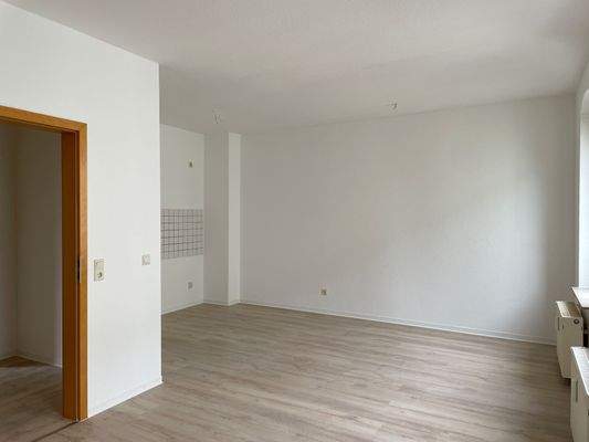 Wohnzimmer mit Küche.JPG