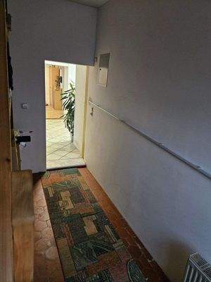 Vom Flur in die Küche.jpg