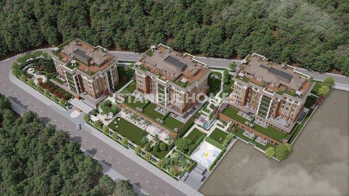 High-Ceiling Apartments in a Residential Complex in Eyup