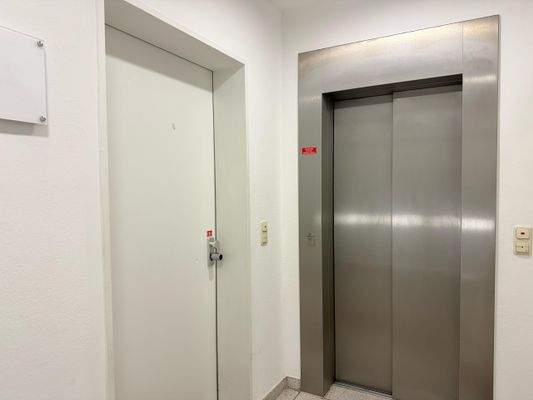 Aufzug zur Wohnung