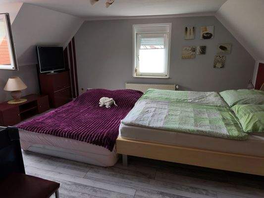 Schlafzimmer Haus 2, OG