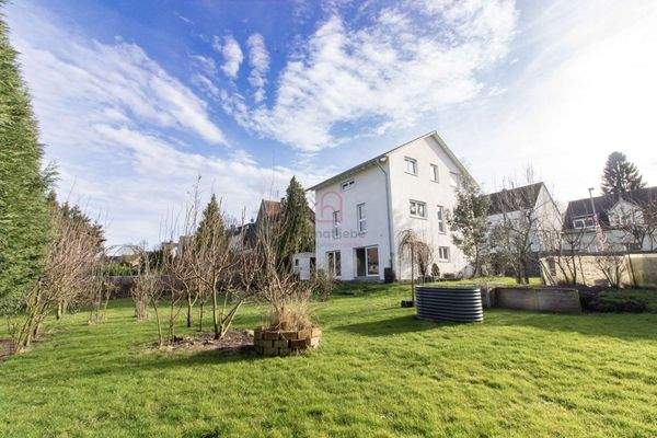 traumhaftes Grundstück mit viel Platz