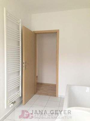 Tageslichtbad mit Wanne