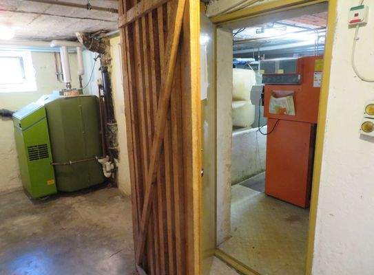 25-Kellergeschoss Heizung.JPG