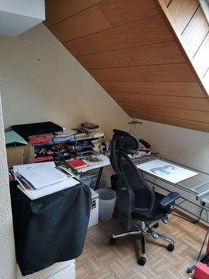 Arbeits- oder Kinderzimmer