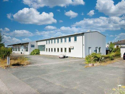 Lager-, Werk- und Bürogebäude