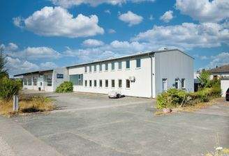 Lager-, Werk- und Bürogebäude