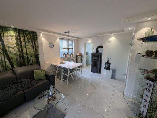 Wohnzimmer mit Essbereich