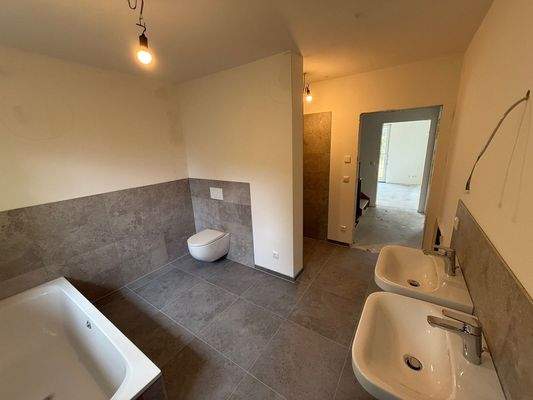 Bad mit Flur und Kinderzimmer