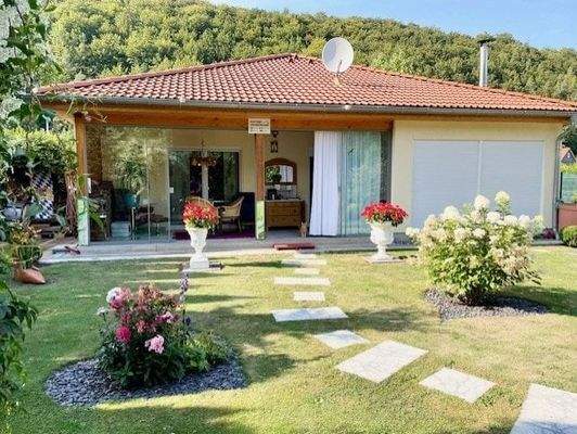 Hausansicht vom Garten