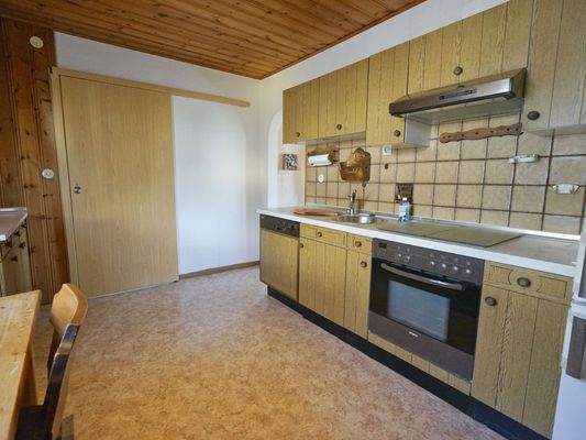 Küche mit Frühstücksplatz