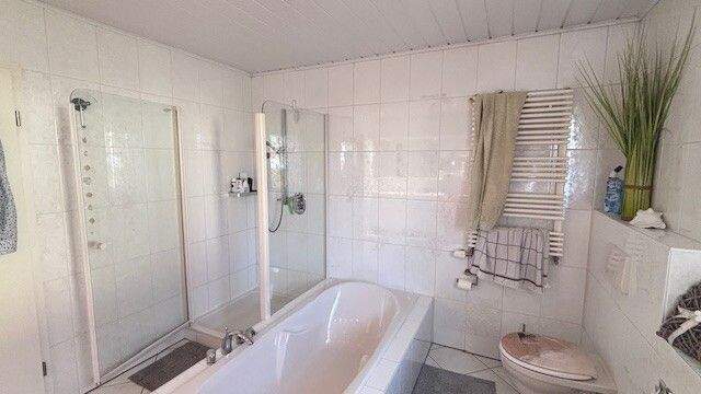 Das Badezimmer im EG