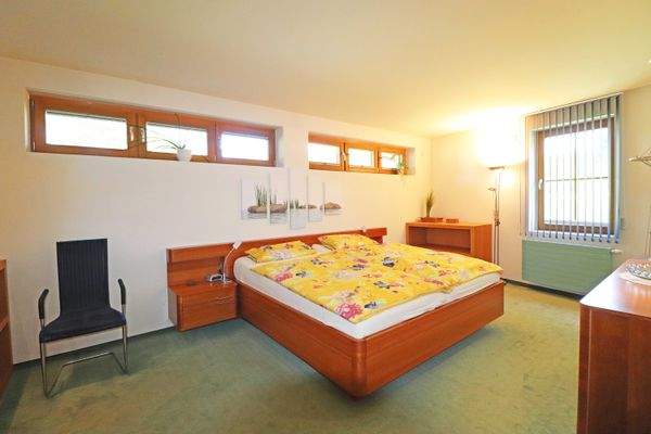 Schlafzimmer EG1.jpg